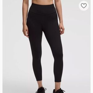 Lululemon Fast and Free High-Rise Tight 25"
5 Pocket